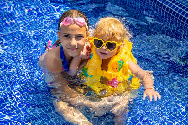 Le gilet natation bébé : un essentiel pour l'été en toute sécurité